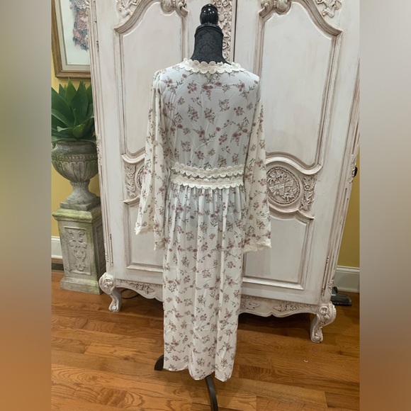 Floral with lace trim kimono Rose Velvet size L - Picture 7 of 9